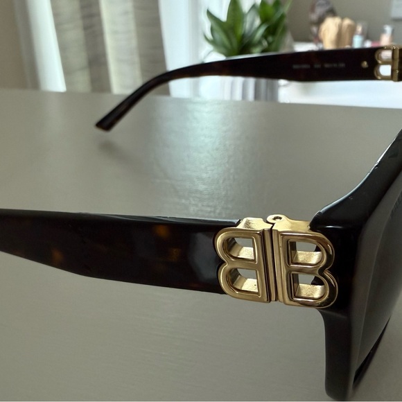 Balenciaga Black Sunglasses with Gold Detail - Picture 3 of 14
